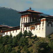 ブータン西部・中部を巡る旅　古都プナカをじっくり楽しむ、首都ティンプー、パロ　周遊8日間